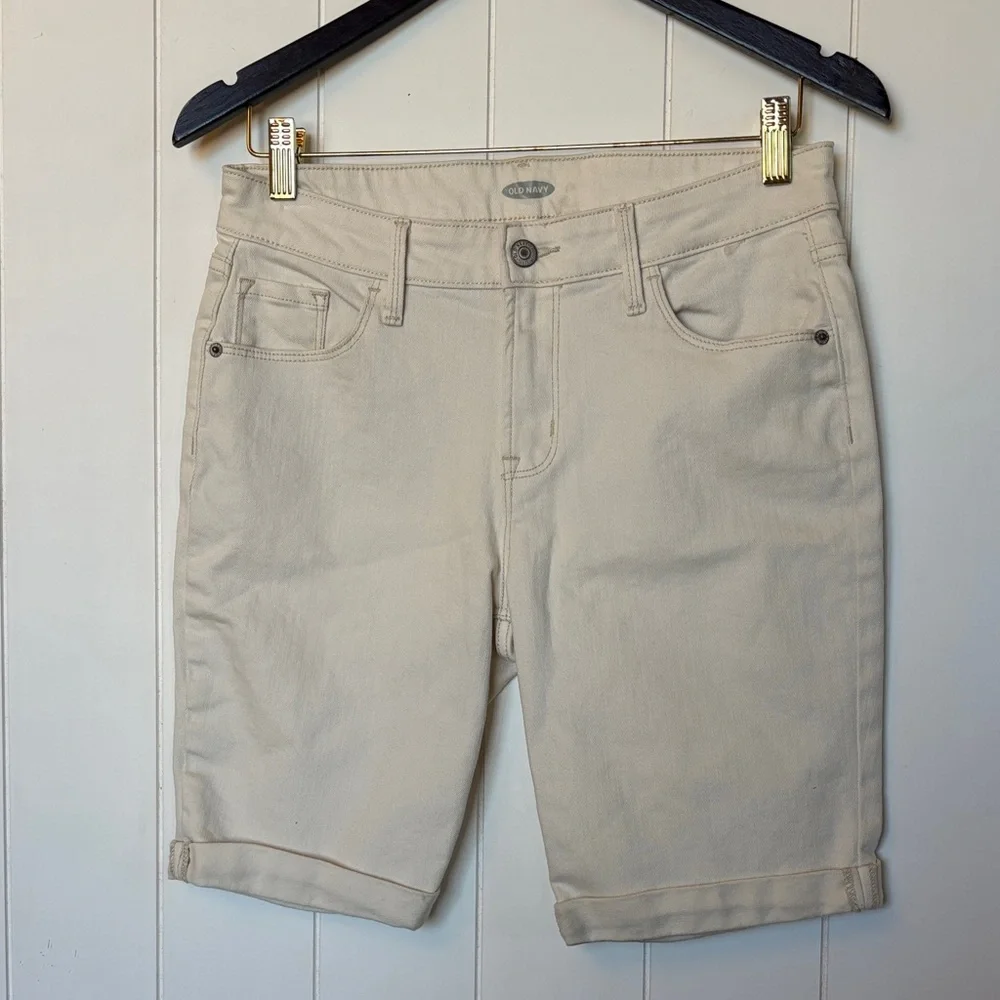 NWOT Old Navy Bermuda Jean Shorts! Size 4